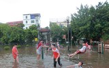 Hà Nội: Sân chơi biến thành 